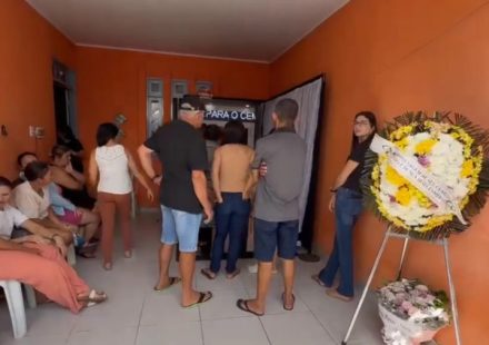 Amigos e familiares se despedem de jovem de Moita Bonita que teve órgãos doados