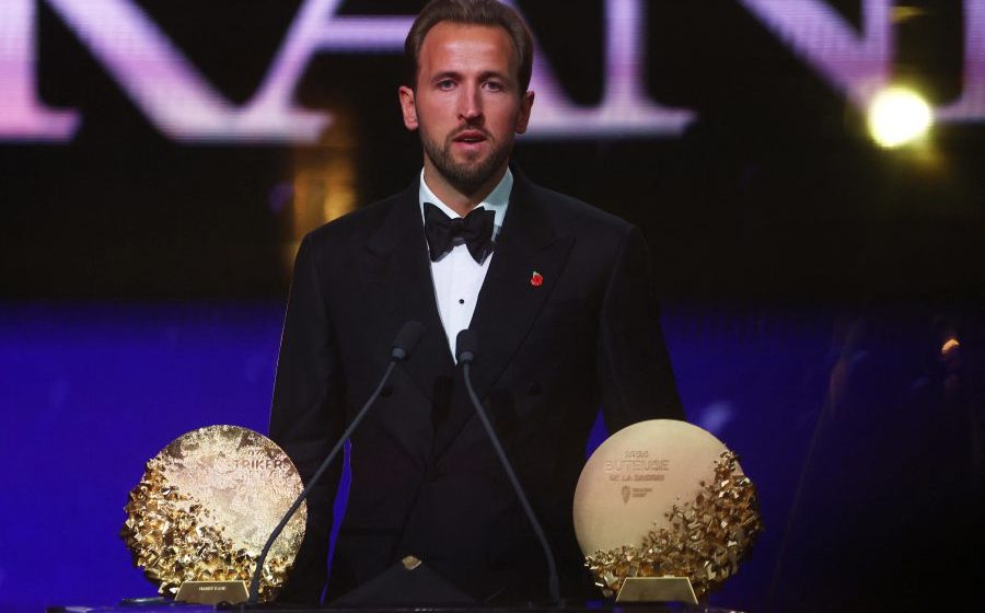 Beckham parabeniza Kane por Bola de Ouro com foto de infância do atacante ao lado da atual esposa