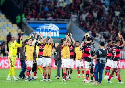 Canto de Mengo rege Flamengo na Libertadores e volta às arquibancadas no Maracanã: "Um mantra, uma oração"