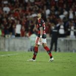 Contratação recorde do Flamengo, Paquetá vira símbolo de queda na Libertadores e falhas colocam custo-benefício em xeque