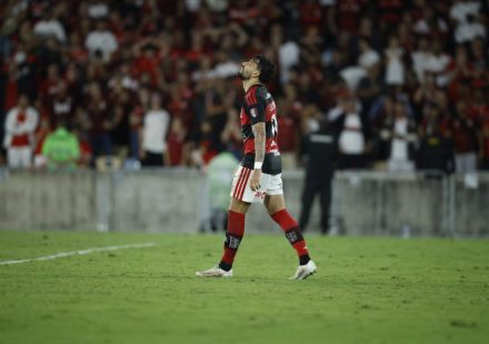 Contratação recorde do Flamengo, Paquetá vira símbolo de queda na Libertadores e falhas colocam custo-benefício em xeque