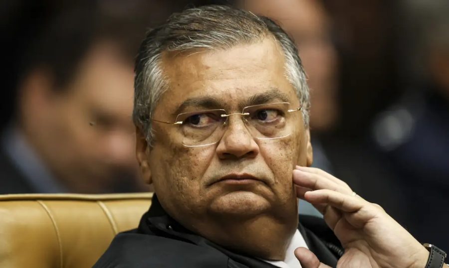 Dino manda PF apurar interferência externa no processo eleitoral