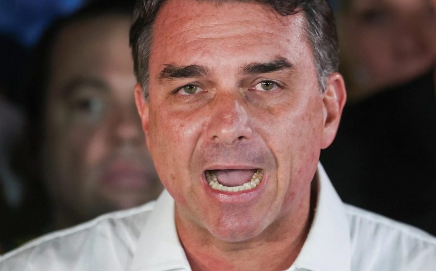 Flávio Bolsonaro chega aos EUA, diz BBC