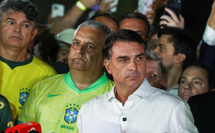 Funks de direita invadem top 50 do Spotify no dia do segundo turno