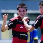 Mexicano Reyes faz golaço e marca pela primeira vez na base do Flamengo; veja vídeo