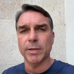 PF apura se Flávio Bolsonaro teria deixado o país rumo aos EUA