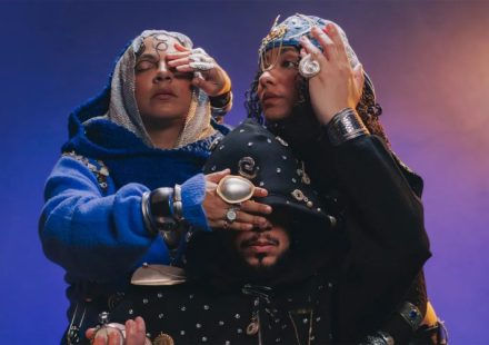 Tuyo revisa uma década no álbum 'Dez vidas' entre regravações, uma música inédita e feats com Cupertino e Jota.Pê