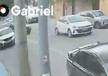 Vídeo mostra perseguição policial que acabou com suspeito morto em Botafogo; carro foi rastreado por seis bairros