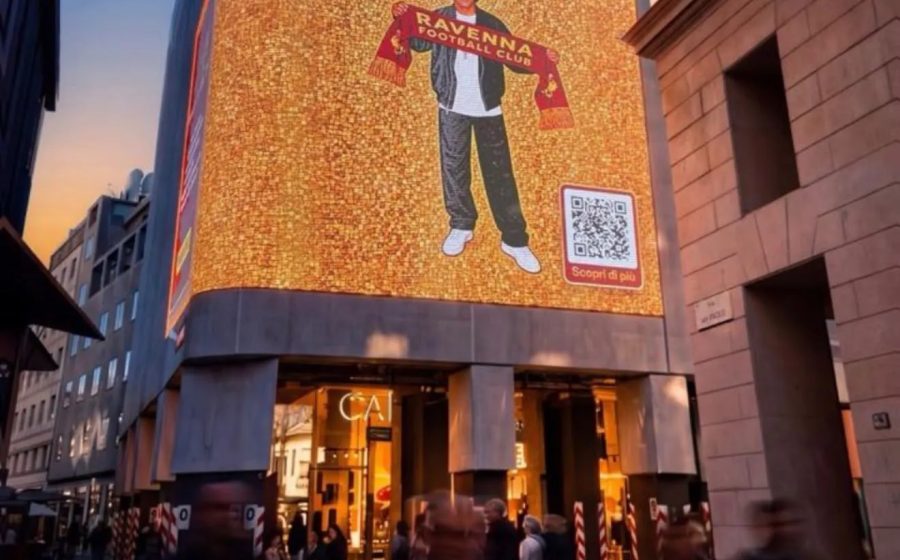 Volta de Ronaldinho aos gramados provoca corrida por ingressos e movimenta clube italiano