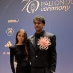 Yamal rouba cena com look extravagante na cerimônia da Bola de Ouro 2026
