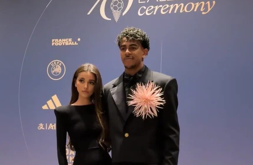 Yamal rouba cena com look extravagante na cerimônia da Bola de Ouro 2026